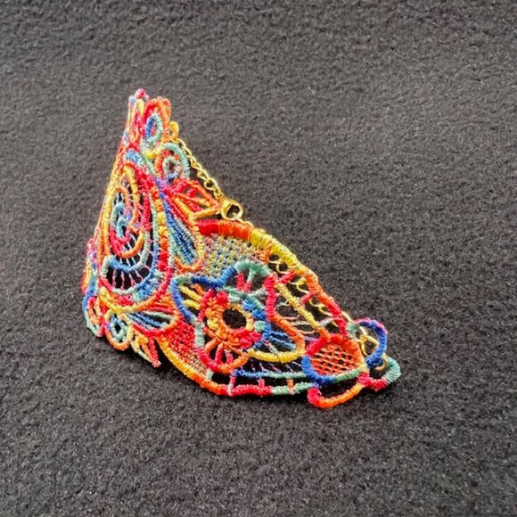 Homemade Multicolored Lace Bracelet - Picture 5 of 7